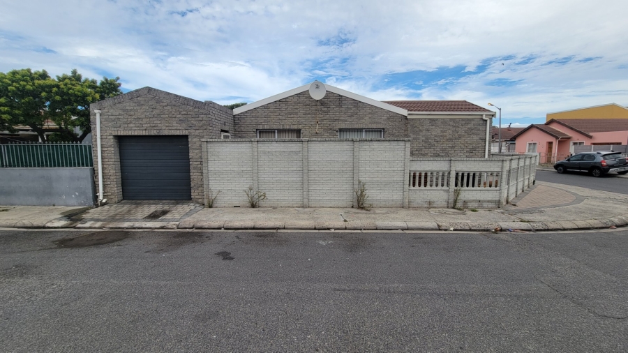 3 Bedroom Property for Sale in Westridge Western Cape
